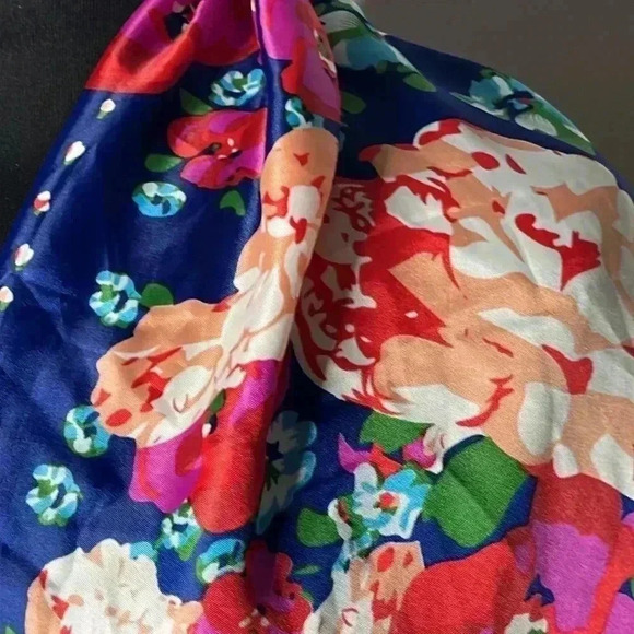 Elis Flroal Mulricolor Scarf - Picture 4 of 7